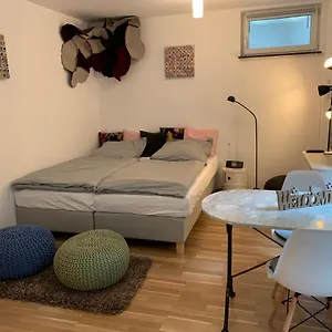 Helle Souterrainwohnung Mit Komfort Monaco di Baviera